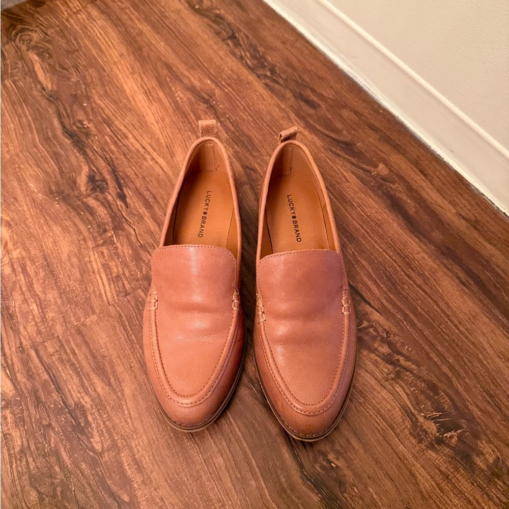 Lucky Brand Women Beige Tab  Slip-On Leather Loafers Size 8